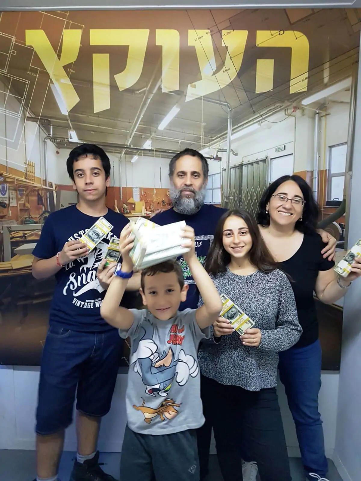 העוקץ – בעיקר דבש